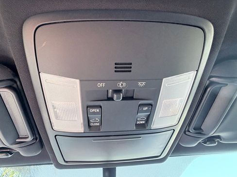 Used 2016 Toyota RAV4 SE FWD image 16