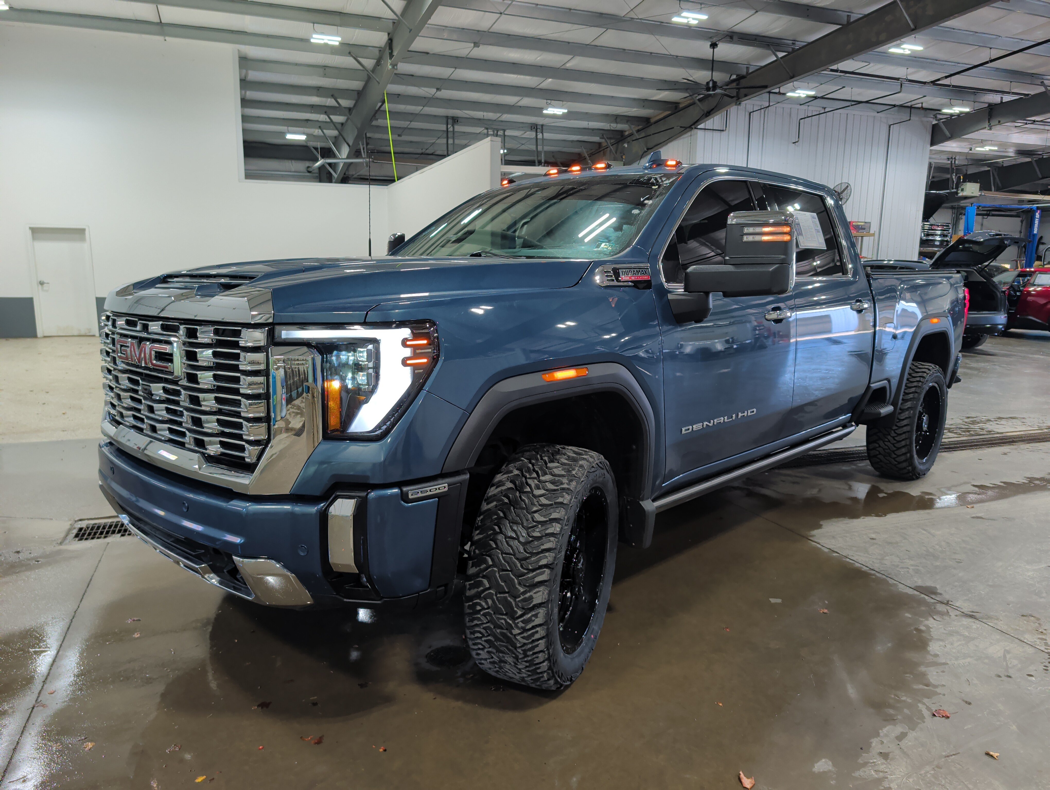 Used 2024 GMC Sierra 2500 Denali w/ Denali Reserve Package AWD/4WD image 7