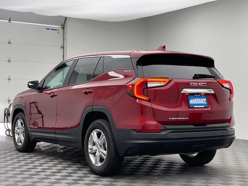 Used 2023 GMC Terrain SLE FWD image 9