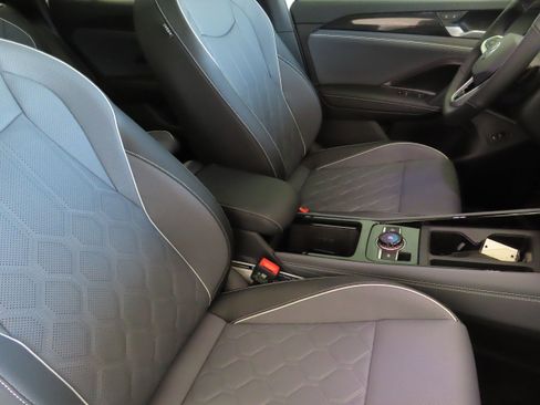 New 2026 Volkswagen Tiguan SEL R-Line image 28