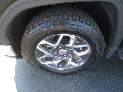 Used 2024 GMC Sierra 1500 SLT w/ SLT Premium Plus Package image 14