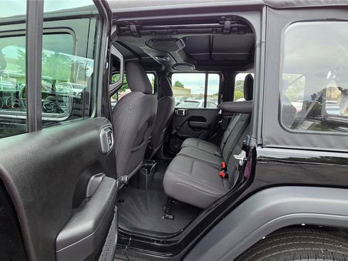 Used 2023 Jeep Wrangler Unlimited Sport AWD/4WD image 27