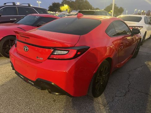 Used 2023 Toyota GR86 Premium image 4