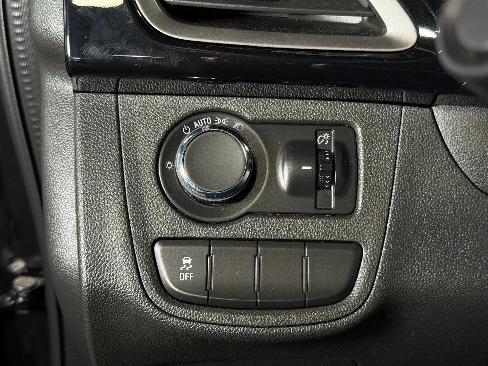 Used 2020 Chevrolet Spark LT FWD image 26