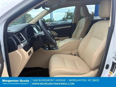 Used 2018 Toyota Highlander XLE FWD image 15