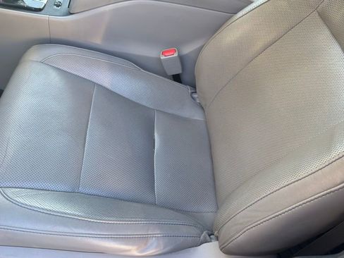 Used 2014 Toyota Highlander Limited image 8