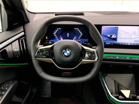 Used 2025 BMW X3 xDrive30i w/ Premium Package image 5