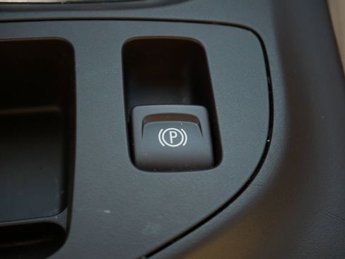 Used 2016 Buick Regal AWD image 23