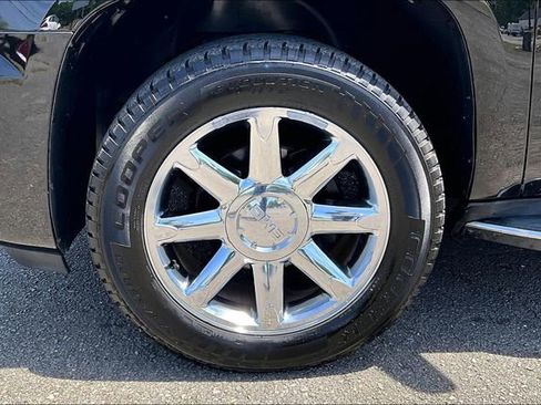 Used 2014 GMC Yukon XL Denali image 29