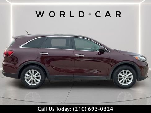Used 2020 Kia Sorento LX FWD image 8