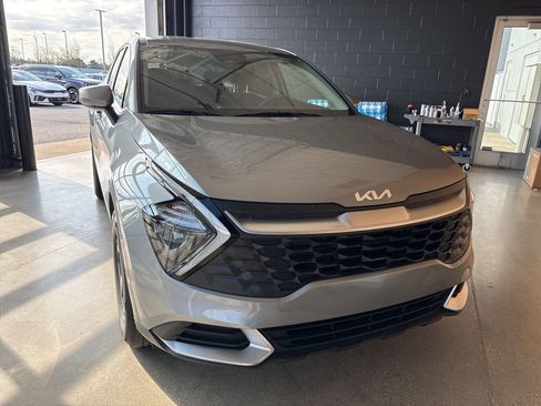 Certified 2023 Kia Sportage LX image 2