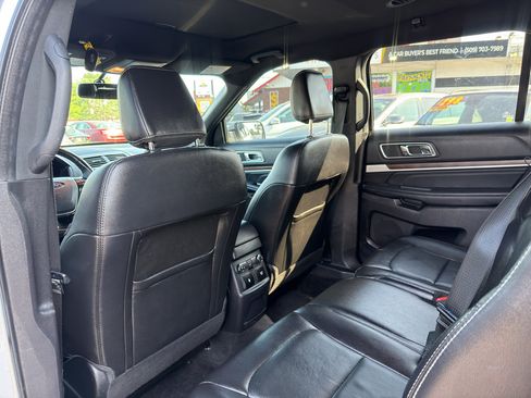 Used 2018 Ford Explorer Limited AWD/4WD image 14