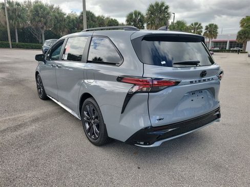 New 2026 Toyota Sienna XSE image 4
