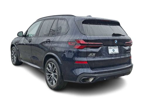 Used 2024 BMW X5 xDrive40i w/ M Sport Package image 4
