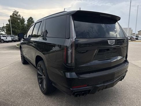 Used 2025 Cadillac Escalade V AWD/4WD image 6