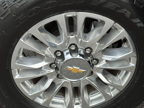 Used 2022 Chevrolet Silverado 2500 High Country w/ Safety Package II AWD/4WD image 13