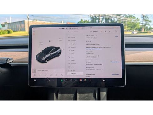 Used 2021 Tesla Model Y Long Range image 31