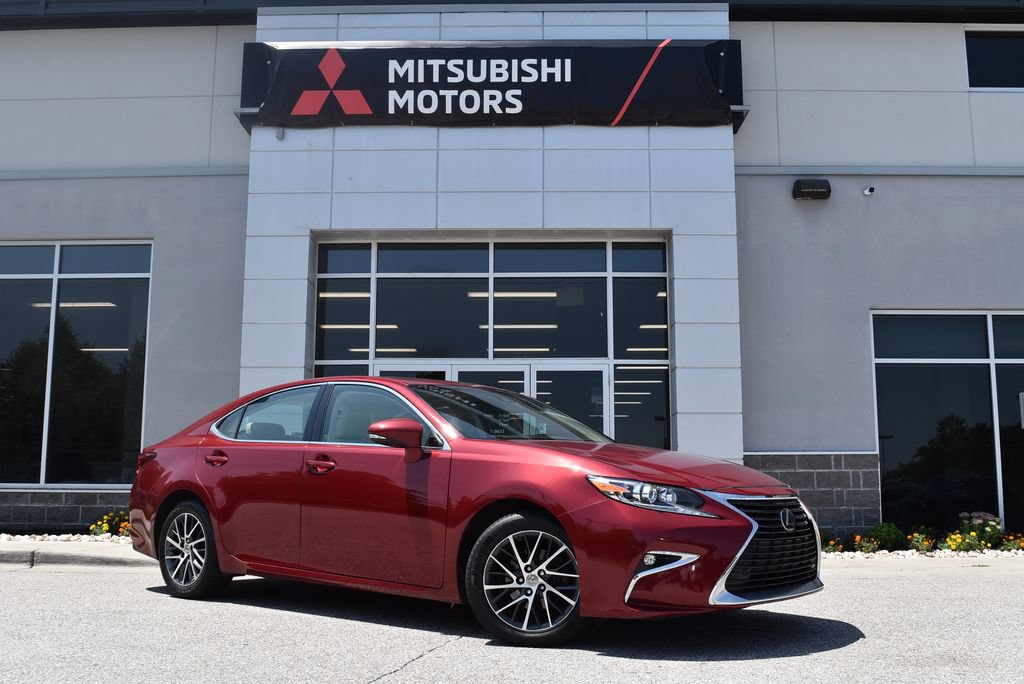 Used 2017 Lexus ES 350 w/ Navigation System Package FWD image 1