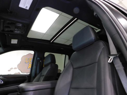 Used 2023 Chevrolet Tahoe LT w/ Luxury Package AWD/4WD image 33