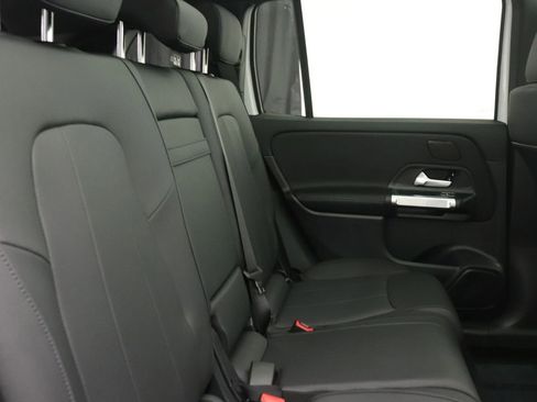 New 2026 Mercedes-Benz GLB 250 image 10