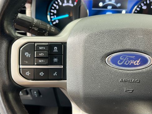 Used 2023 Ford Expedition Limited image 18