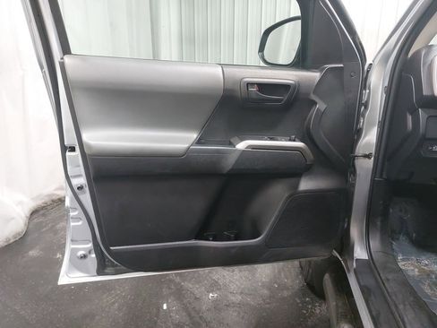 Used 2022 Toyota Tacoma SR5 w/ SR5 Appearance Package (SM) image 45