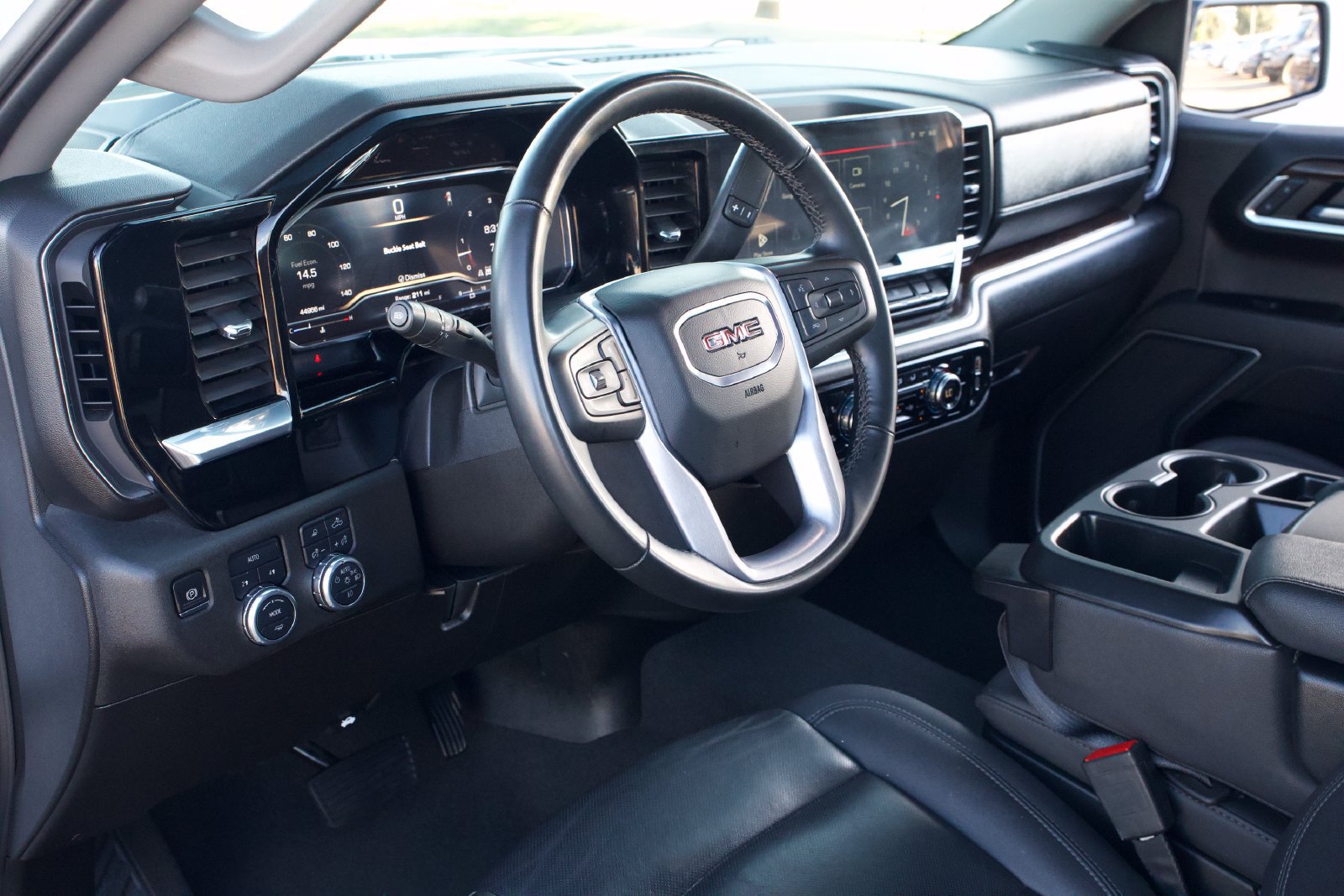 Used 2025 GMC Sierra 1500 SLT AWD/4WD image 12