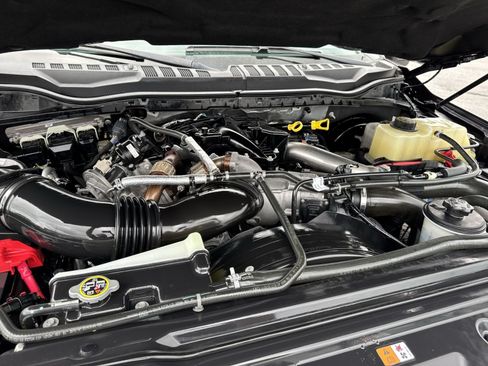 Used 2019 Ford F250 Lariat w/ Lariat Ultimate Package AWD/4WD image 27