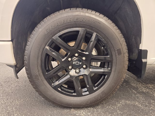 Used 2023 Chevrolet Silverado 1500 Custom AWD/4WD image 11