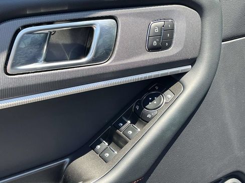 Used 2025 Ford Explorer ST-Line w/ Premium Package RWD image 19