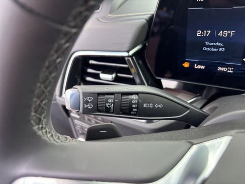 New 2025 Chevrolet Suburban Premier image 14