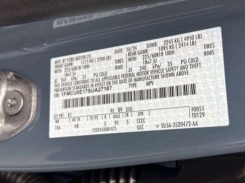 Used 2025 Ford Escape SE FWD image 23