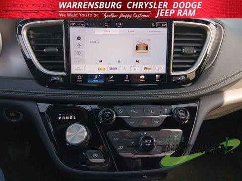 New 2026 Chrysler Pacifica Select image 21