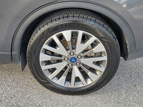 Used 2020 Ford Escape Titanium image 5