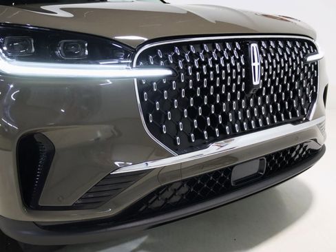 Used 2025 Lincoln Aviator Reserve w/ Equipment Group 201A AWD/4WD image 22