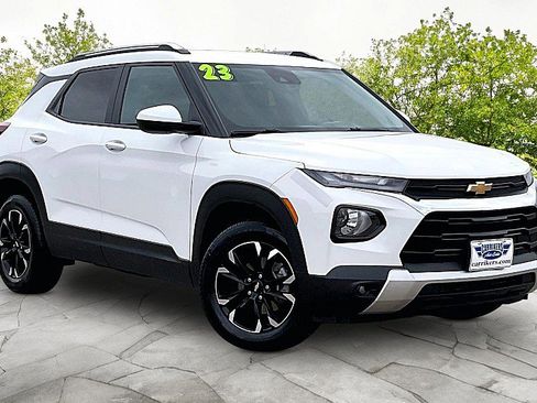 Used 2023 Chevrolet TrailBlazer LT AWD/4WD image 3