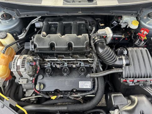 Used 2009 Chrysler Sebring Limited image 12