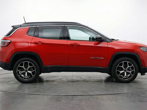 Used 2025 Jeep Compass Limited AWD/4WD image 11