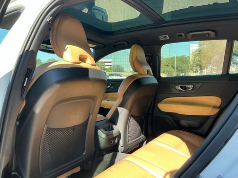 Used 2020 Volvo V60 T5 Momentum FWD image 27