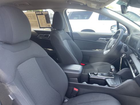 Used 2023 Kia Sportage LX AWD/4WD image 31