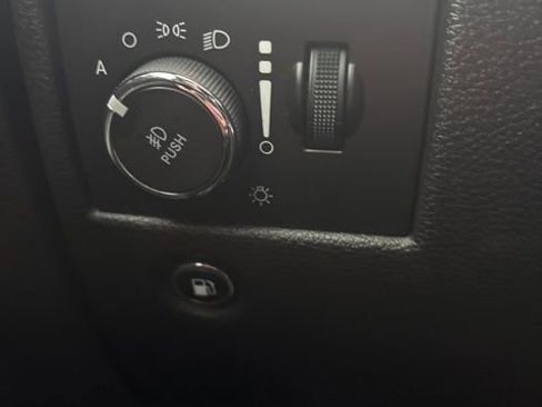 Used 2019 Jeep Grand Cherokee Altitude image 24