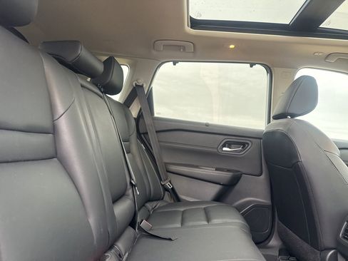 Certified 2024 Nissan Rogue SL w/ SL Premium Package image 30