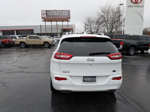 Used 2018 Jeep Cherokee Overland w/ Technology Group image 8