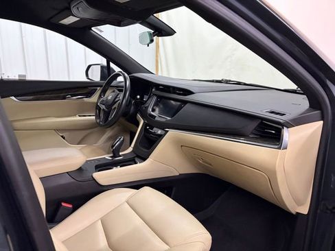 Used 2019 Cadillac XT5 AWD image 32