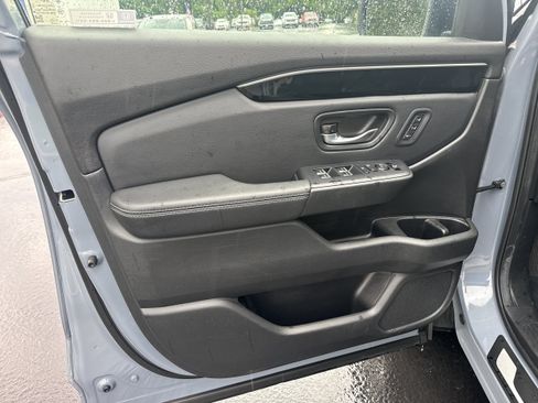 Used 2024 Honda Pilot Touring image 6
