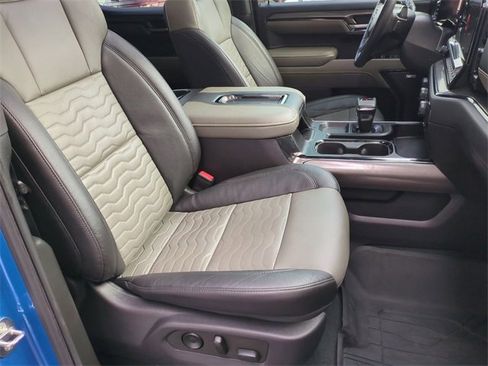 Certified 2022 Chevrolet Silverado 1500 ZR2 w/ Technology Package image 29