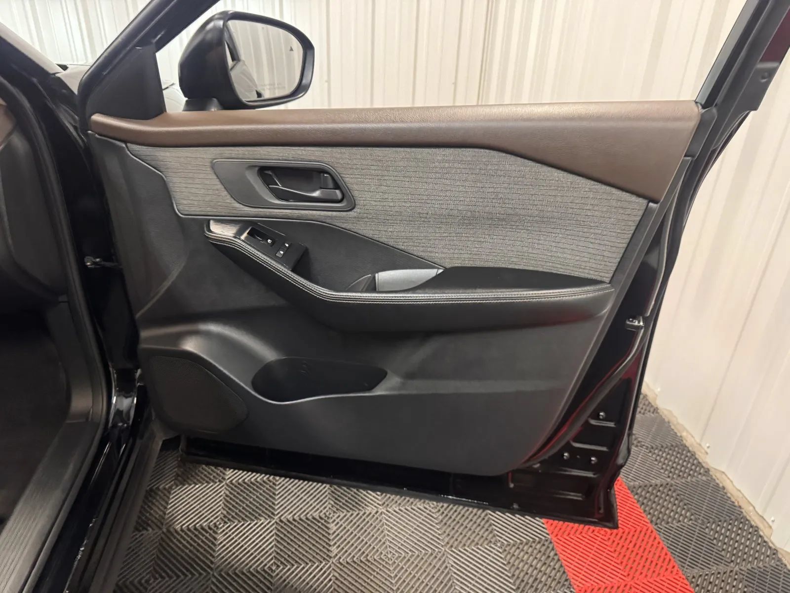 Used 2021 Nissan Rogue S AWD/4WD image 39