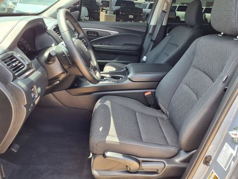 Used 2025 Honda Ridgeline Sport image 24