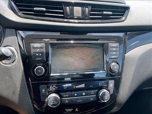 Used 2022 Nissan Rogue Sport SV FWD image 23