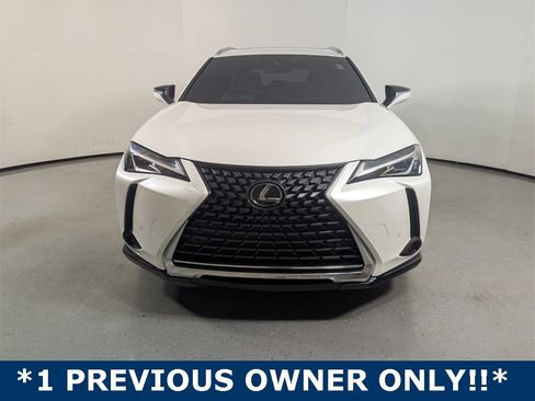 Used 2022 Lexus UX 200 image 2